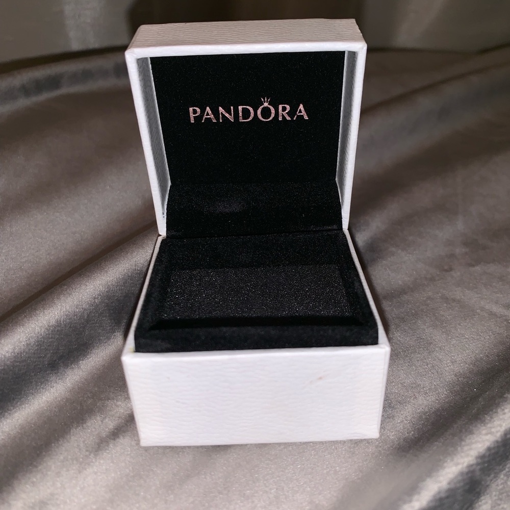 Pandora Ring Box